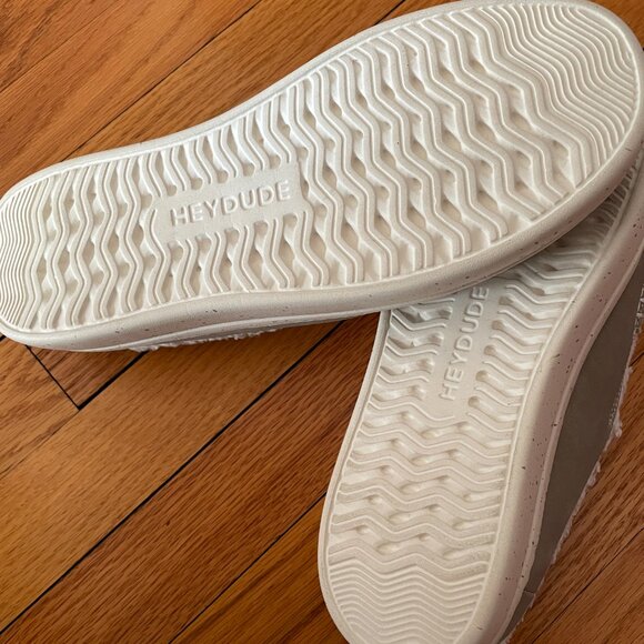 BNWOT! Women's Hey Dude COZY Lexi Rise Cream To Coffee Mule Loafer. RUNS SMALL! - Picture 3 of 10